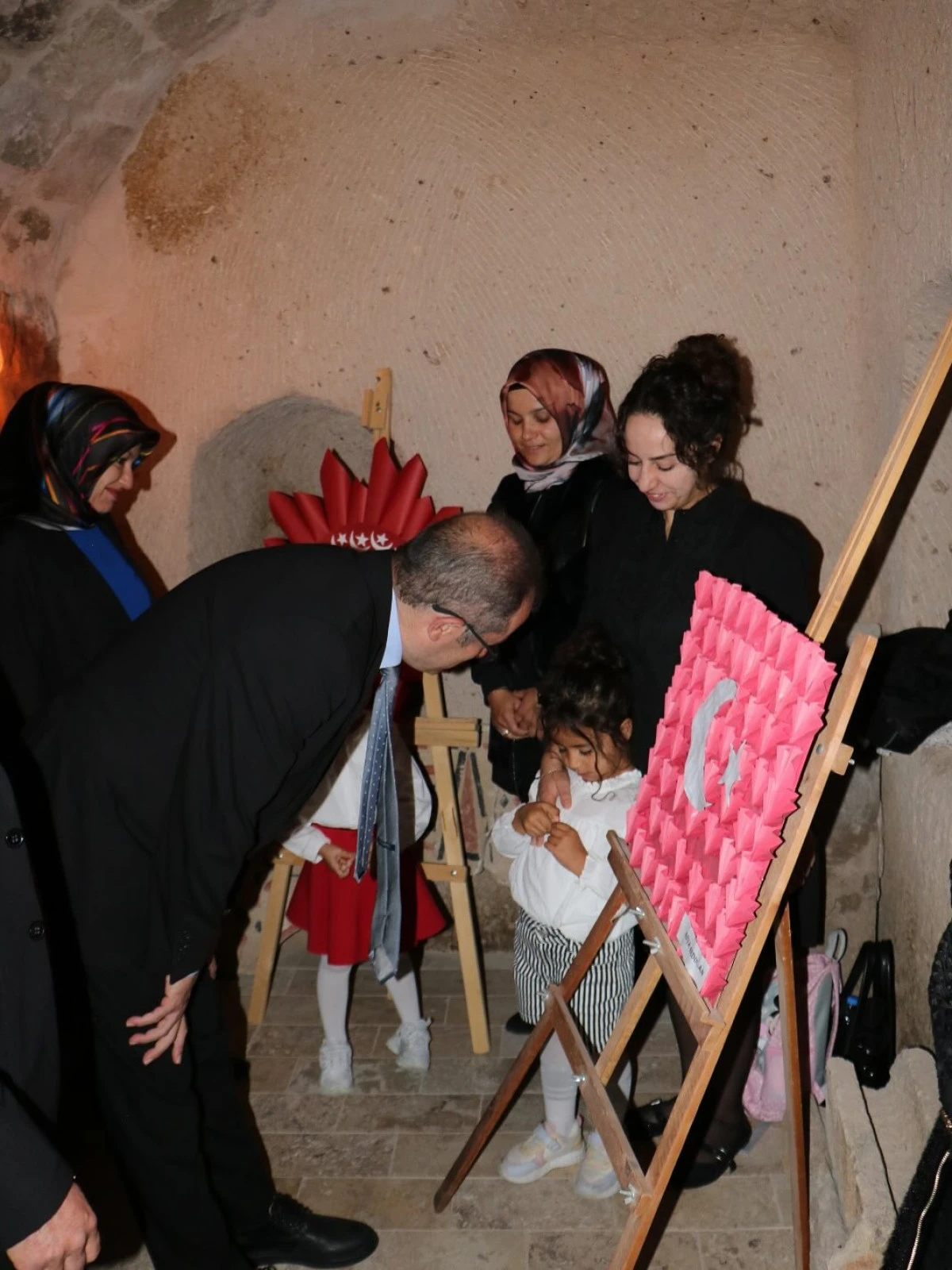 Başkan Çamcı Türk Bayrağı Sergisine Katıldı