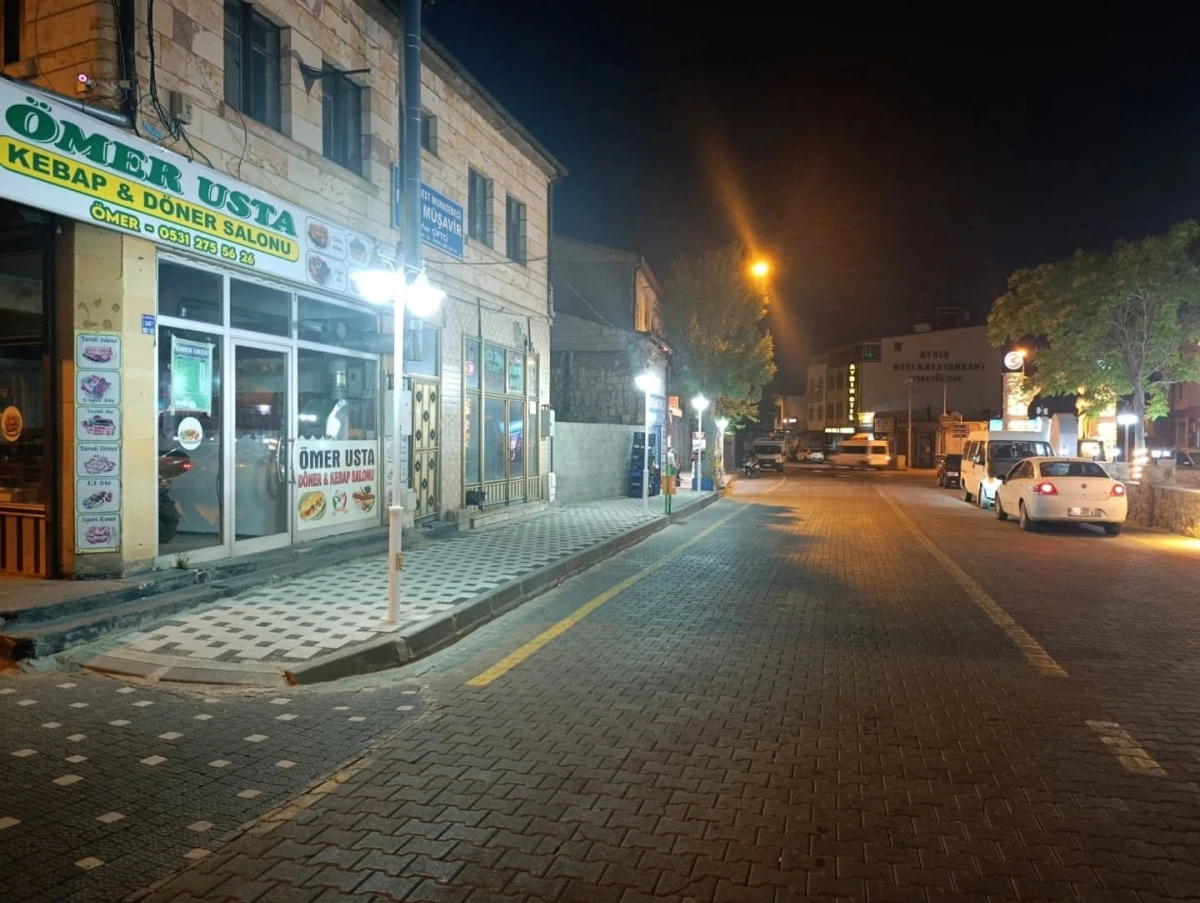 Derinkuyu Çarşı Merkezinde Peyzaj ve Aydınlatma Çalışmaları Sürüyor