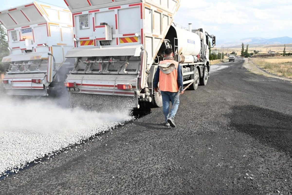 Derinkuyu’da 17 Kilometrelik Asfalt Çalışması Yerinde İncelendi
