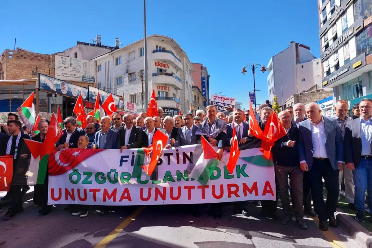 Nevşehir’de Filistin’e Destek Yürüyüşü: Tekbirler ve “Özgür Filistin” Sloganları Yankılandı