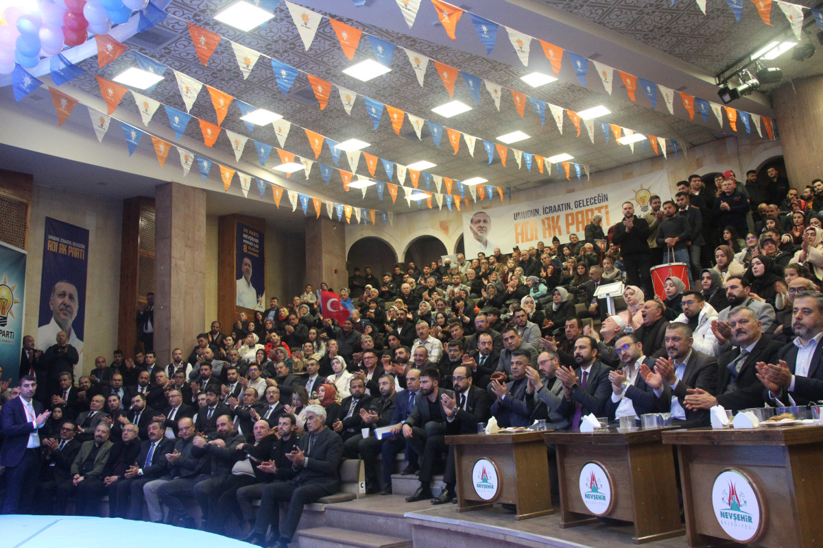 AK Parti Merkez İlçe Başkanlığı kongresi yapıldı Sonugelen Merkez ilçe Başkanı