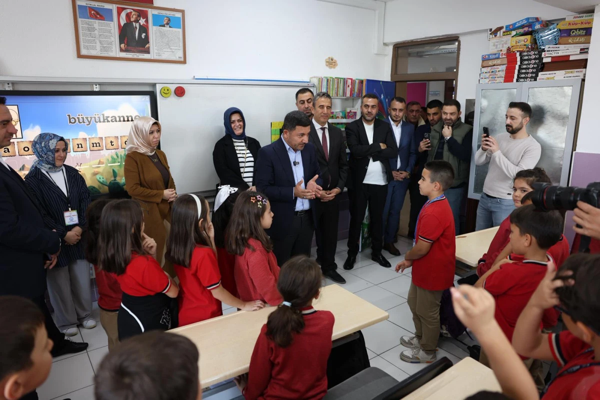 Başkan Arı’dan Sınıf Başkanı Eymen Ekinci’ye Ziyaret