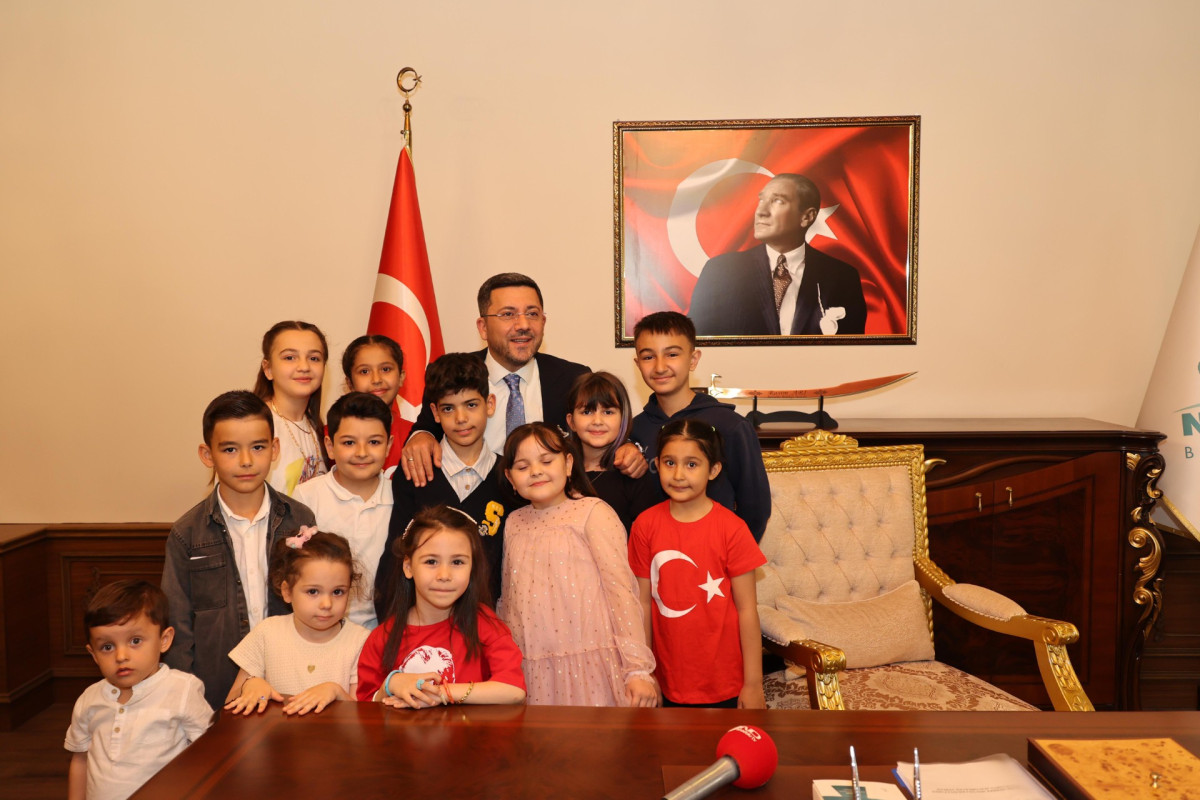 Belediye Başkanı Rasim Arı, Makamını Çocuklara Bıraktı