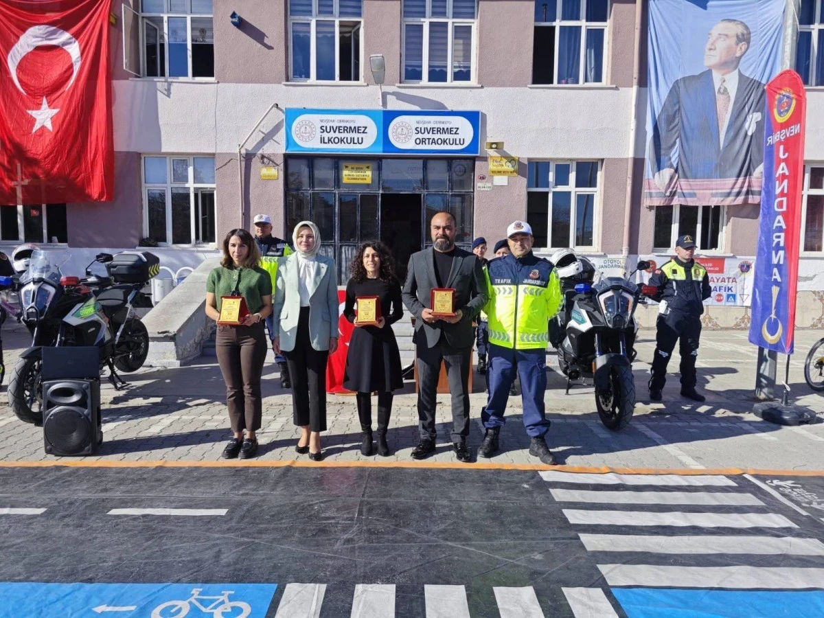 Derinkuyu’da “Okuldan Hayata Güvenli Trafik” Etkinlikleri Renkli Görüntülere Sahne Oldu