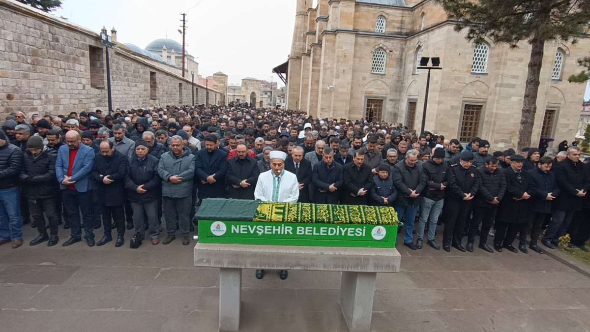 G&uuml;ler Kemikkıran, son yolculuğuna uğurlandı