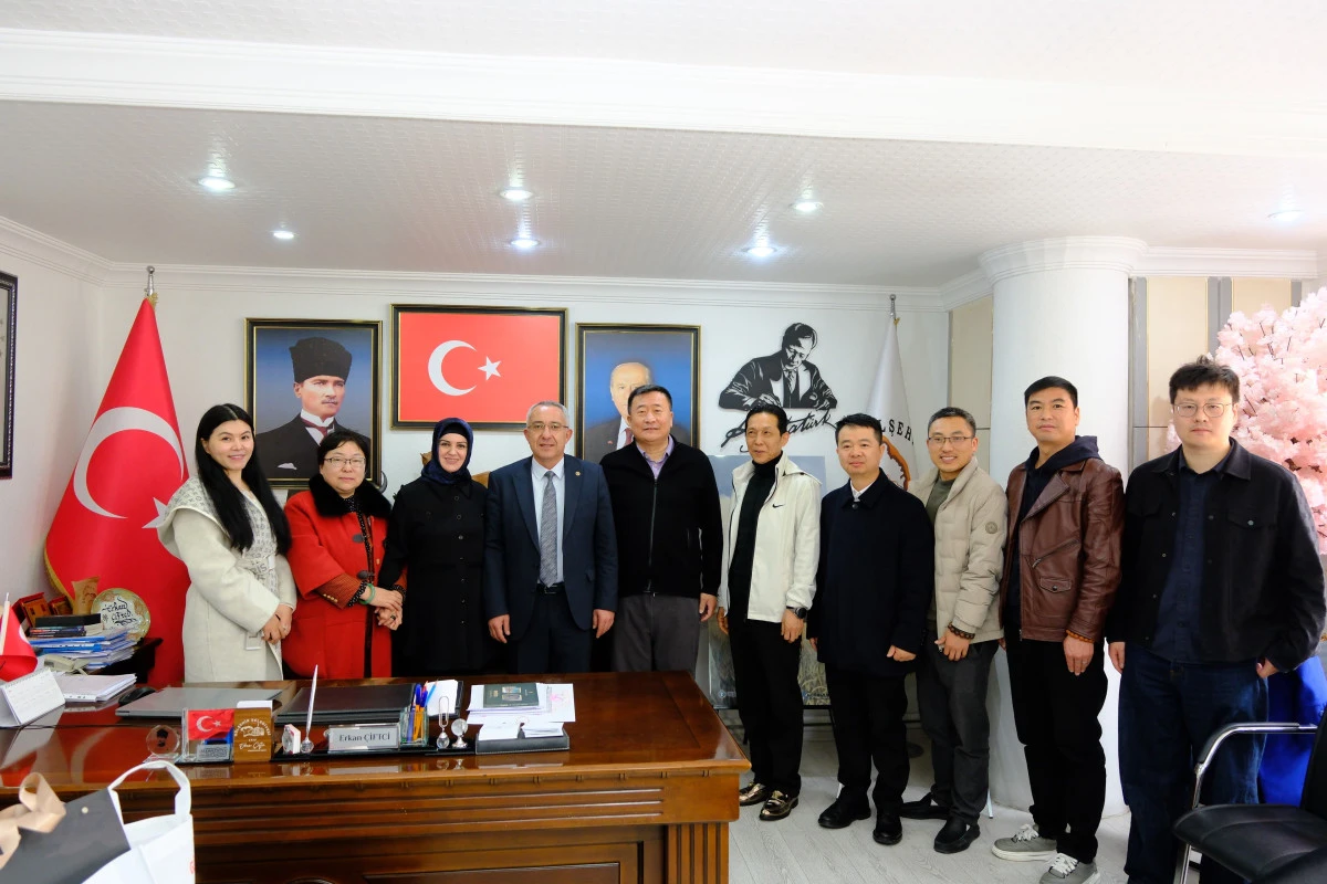 G&uuml;lşehir&rsquo;de Uluslararası Buluşma: Başkan Erkan &Ccedil;iftci &Ccedil;inli İş İnsanlarını Ağırladı