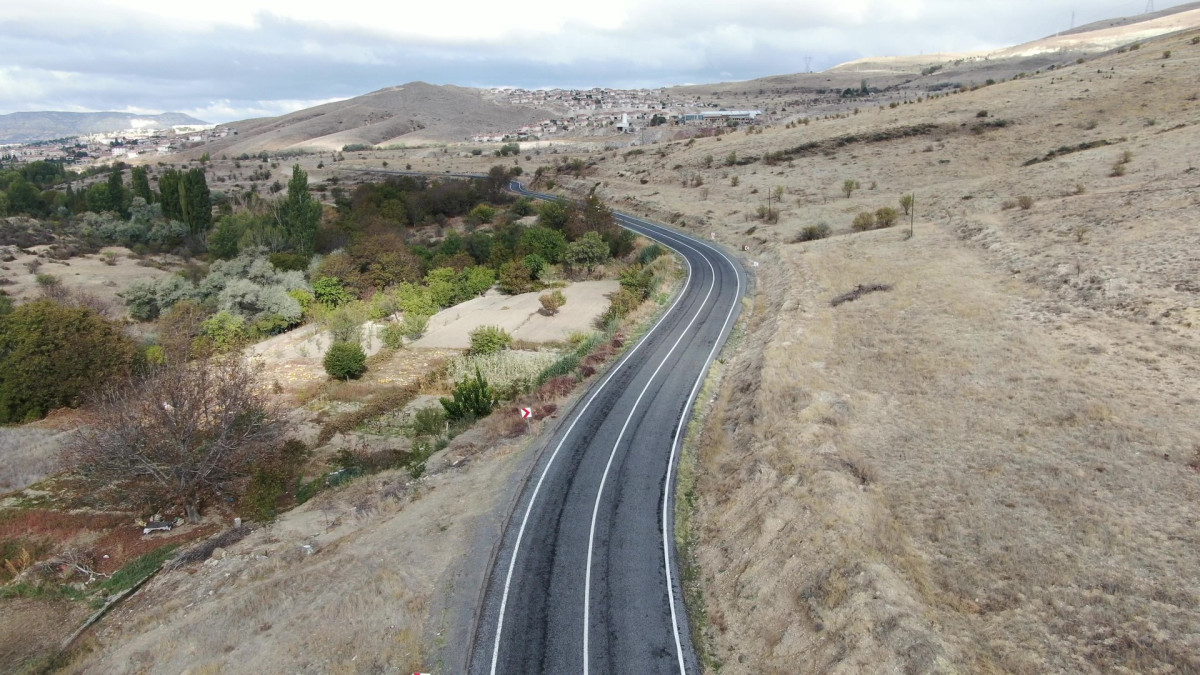 İl Özel İdaresi 1 yılda 237 kilometre asfalt yol yaptı