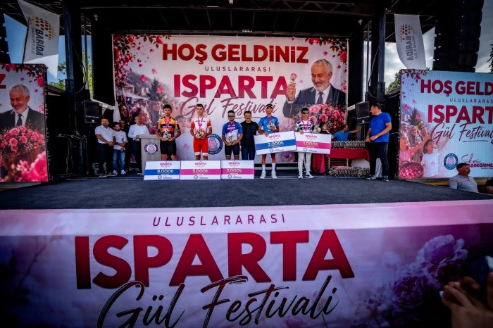 Isparta Uluslararası G&uuml;l Festivali bisiklet yarışına Kardelen damgası