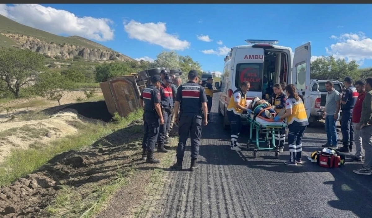 KAMYON ŞARAMPOLE DEVRİLDİ!