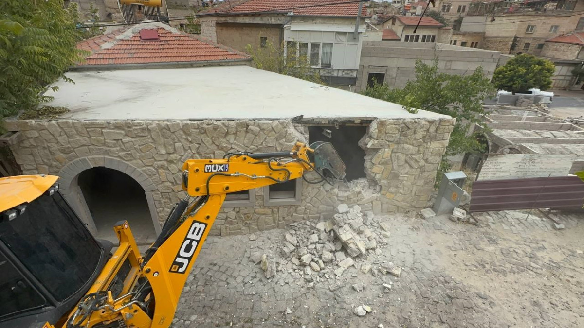 Kapadokya’da kaçak yapıların yıkımı devam ediyor