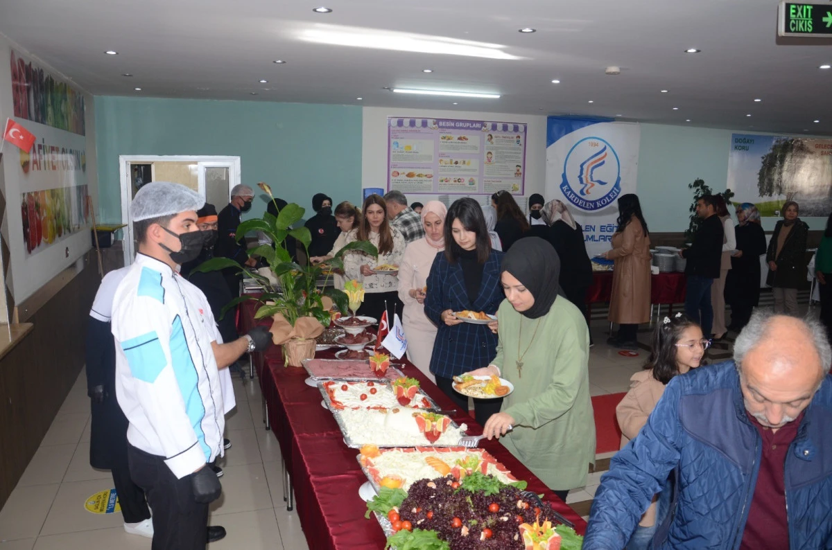 Kardelen Eğitim Kurumlarından unutulmayacak Öğretmenler Günü jesti