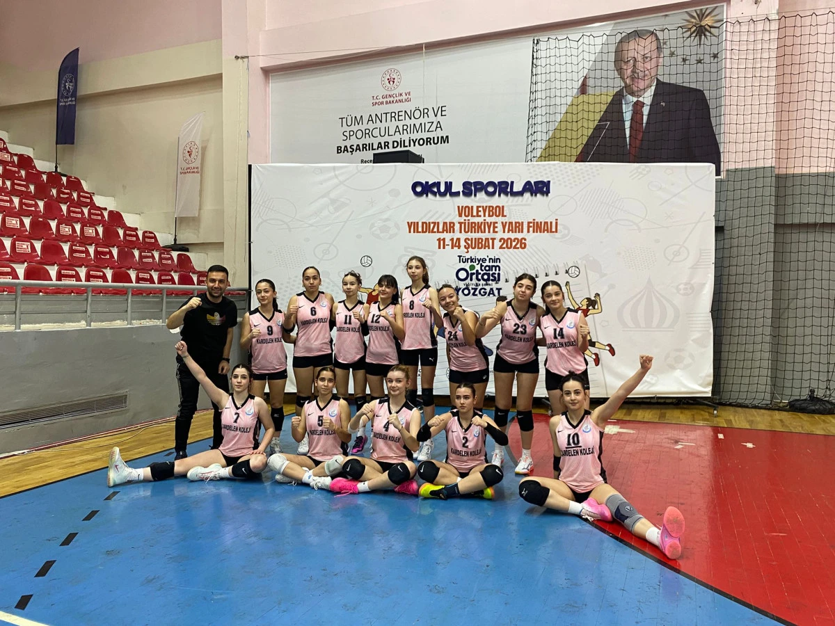 Kardelenli yıldız kızlar yoluna namağlup devam ediyor