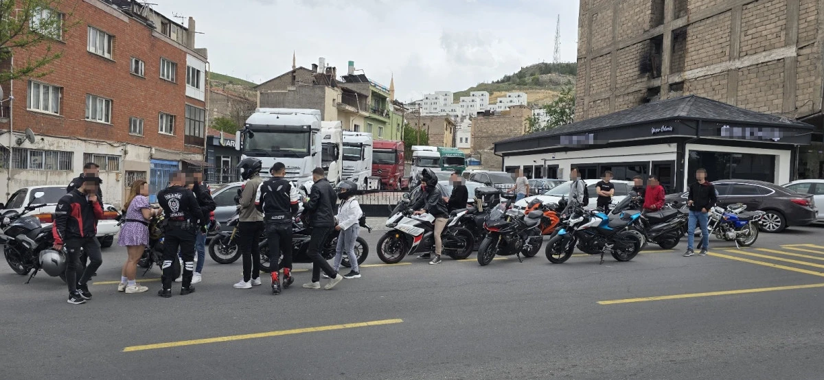 Motosiklet Denetimlerine Devam Ediliyor