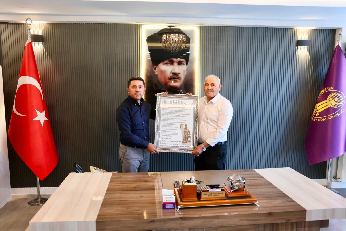 Nevşehir Belediye Başkanı Rasim Arı, NEVESOB&rsquo;u ziyaret etti