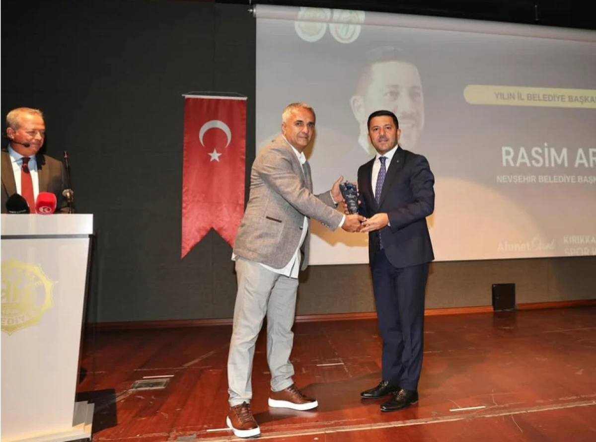 Nevşehir Belediye Başkanı Rasim Arı'ya 