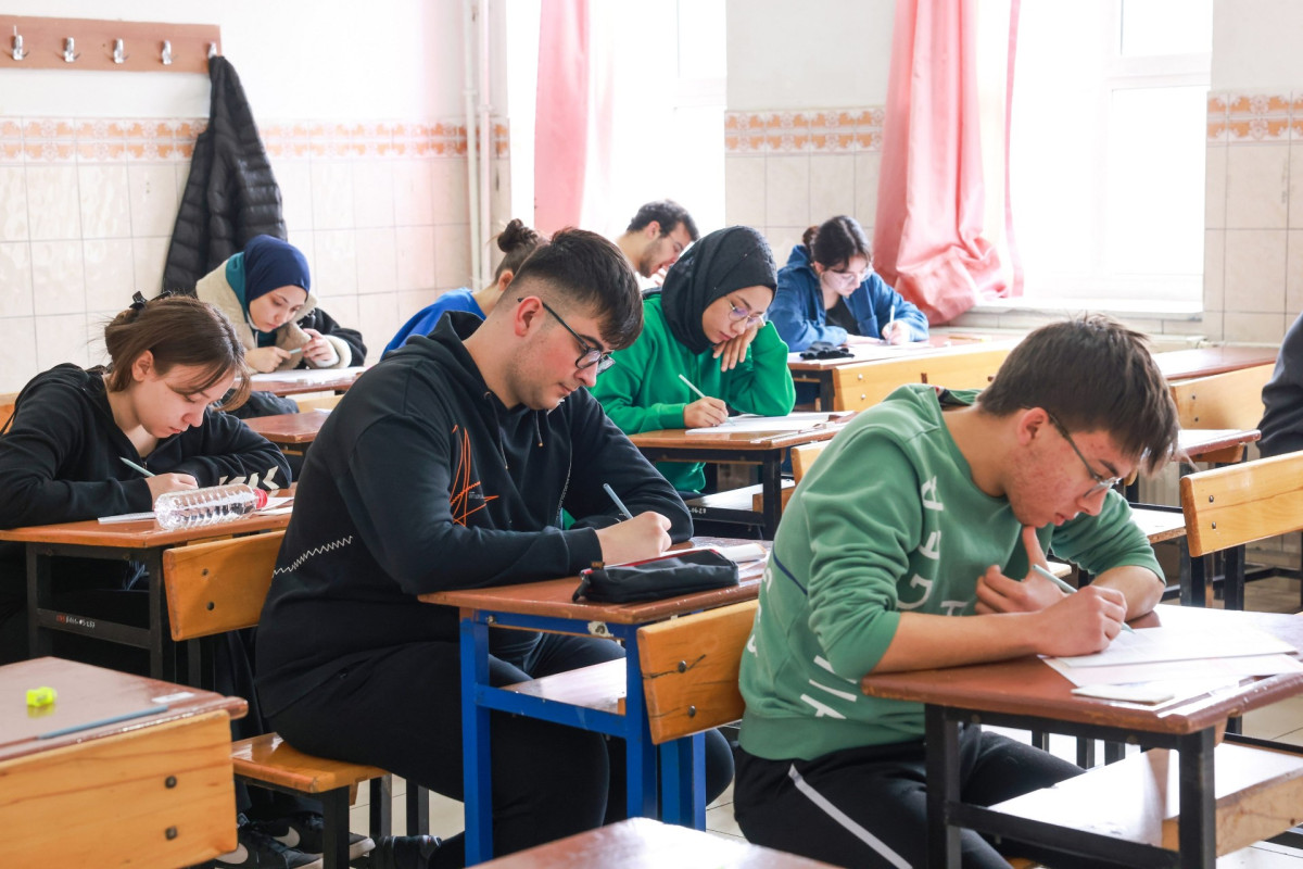 Nevşehir Belediyesi Tarafından Düzenlenen TYT Deneme Sınavı Yapıldı