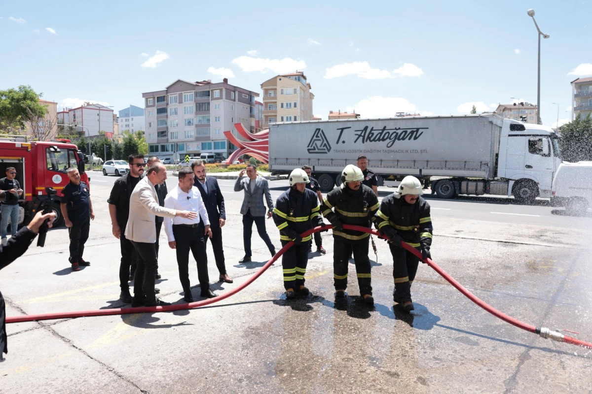 Nevşehir Belediyesi, Türkiye’nin İlk Elektrikli Araç Yangınına Özel Söndürme Sistemi Geliştirdi