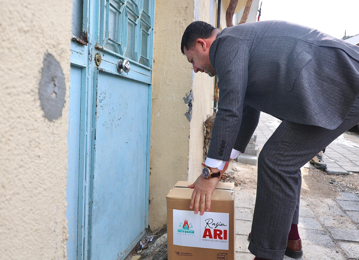 Nevşehir Belediyesi’nden İhtiyaç Sahibi Ailelere Gıda Kolisi