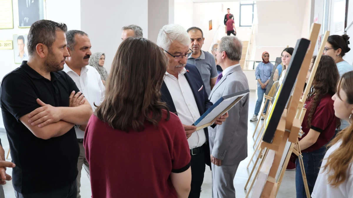 Nevşehir BİLSEM'den Yıl Sonu Resim Sergisi