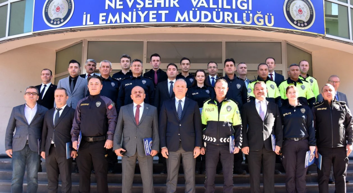 Nevşehir Emniyet Müdürlüğü'nde Başarı Belgesi Takdimi