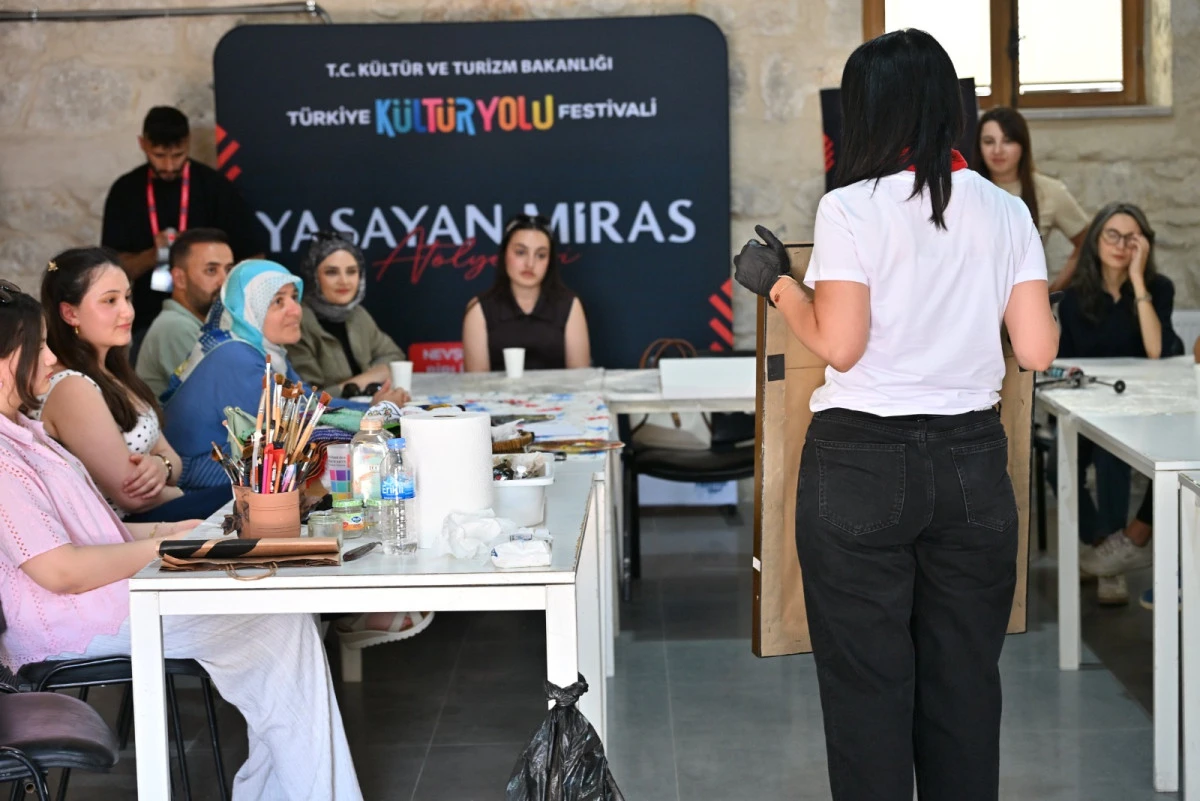 Nevşehir K&uuml;lt&uuml;r Yolu Festivali&rsquo;nde s&ouml;yleşi, at&ouml;lye ve &ccedil;ocuk etkinlikleri bir arada