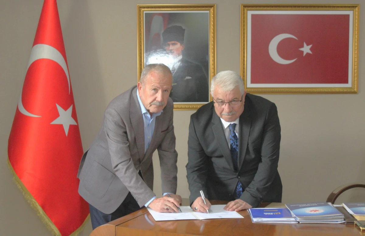 Nevşehir Ticaret Borsası'ndan 500 Öğrenciye Eşofman Takımı Yardımı