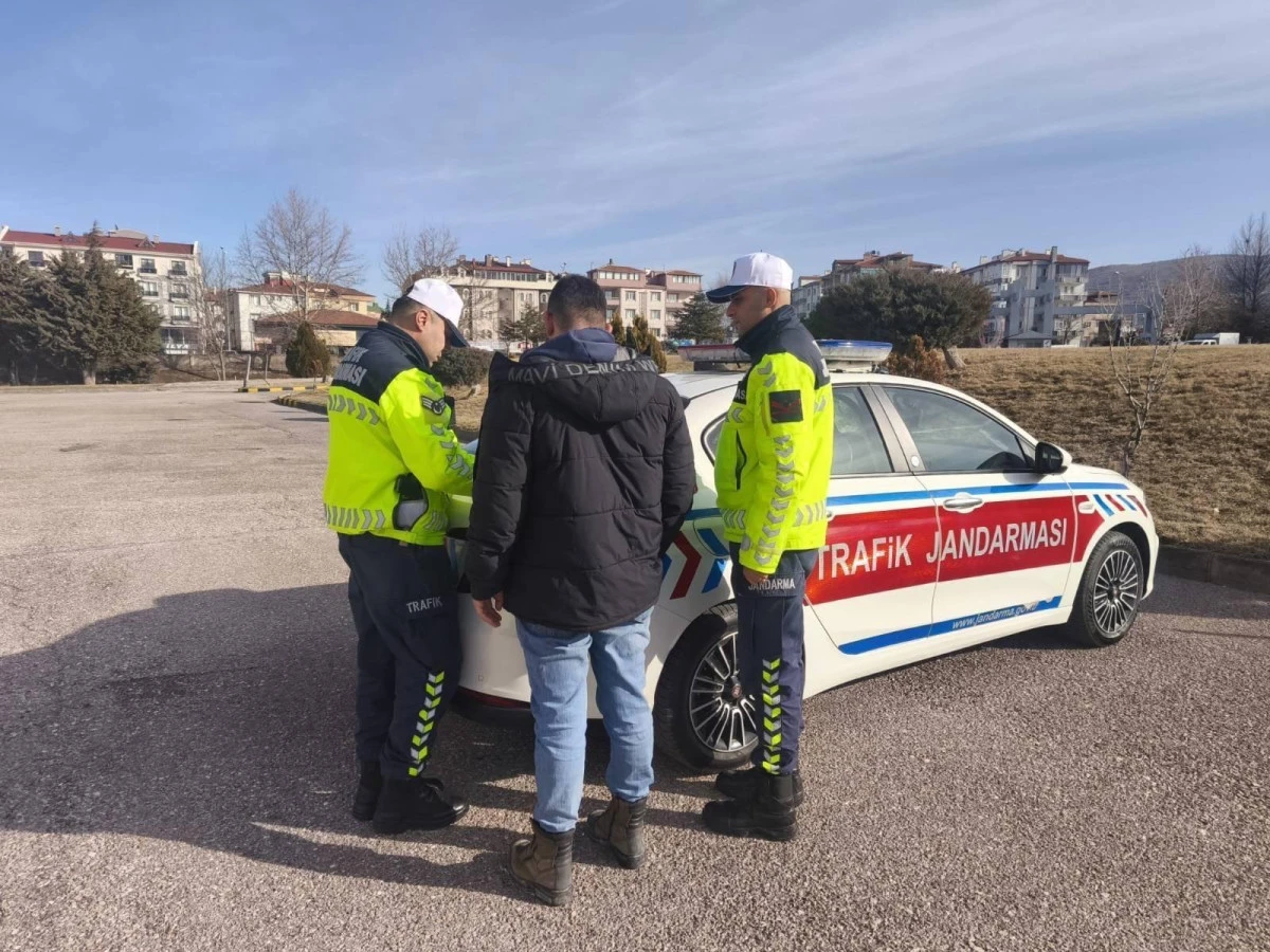 Nevşehir&rsquo;de Akrobatik Hareketler Yapan S&uuml;r&uuml;c&uuml;ye Jandarma Engeli