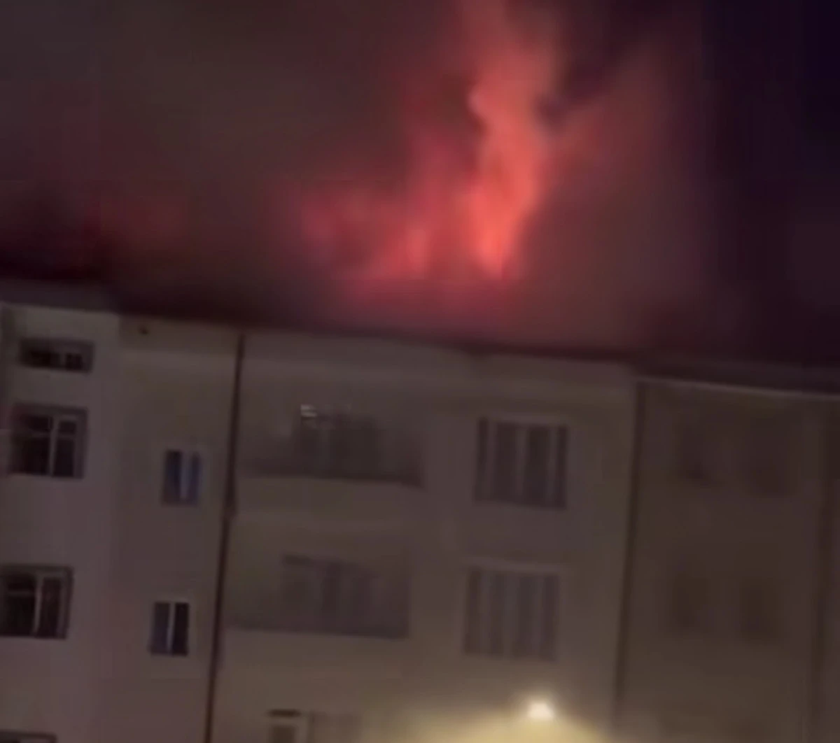 Nevşehir'de Apartman Çatısında Yangın Paniği