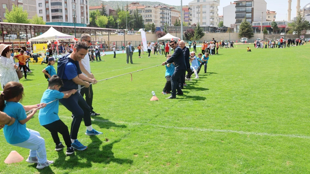 Nevşehir’de Geleneksel Çocuk Oyunları ve İlkokul Fiziksel Etkinlikler Programı Coşkuyla Gerçekleştirildi