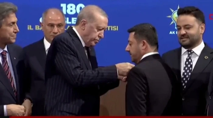 Nevşehir&rsquo;de Kartlar Yeniden Dağıtılıyor: Belediye Başkanı Rasim Arı AK Parti&rsquo;ye D&ouml;nd&uuml;!