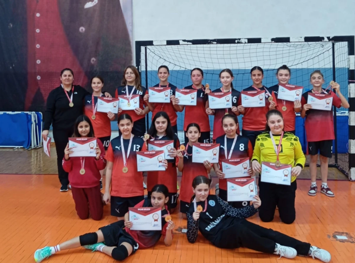 Nevşehir&rsquo;in Sultanları Yarı Finalde: Hacı L&uuml;tfi Pamuk&ccedil;u Durdurulamıyor!