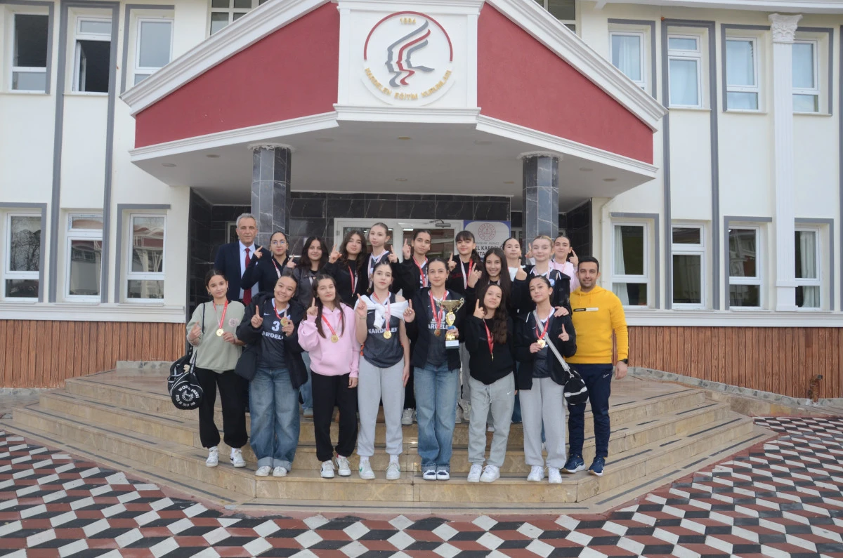 Nevşehir&rsquo;in voleybol şampiyonu Kardelen