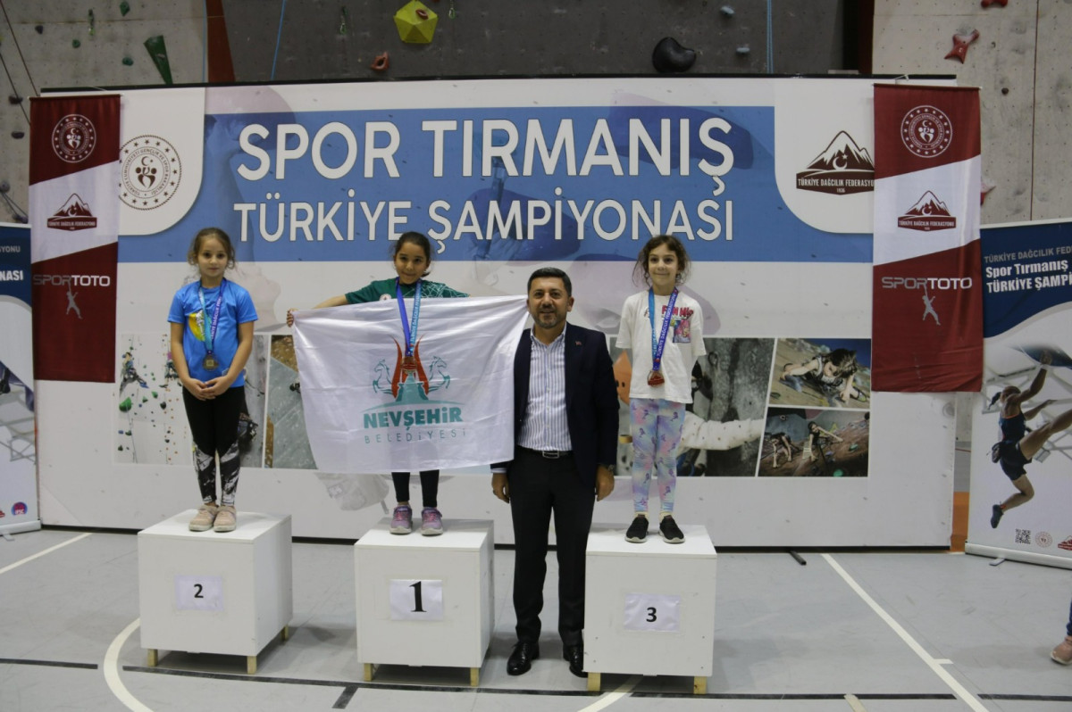 Nevşehirli sporcu Belkıs Durmuş, Türkiye şampiyonu oldu