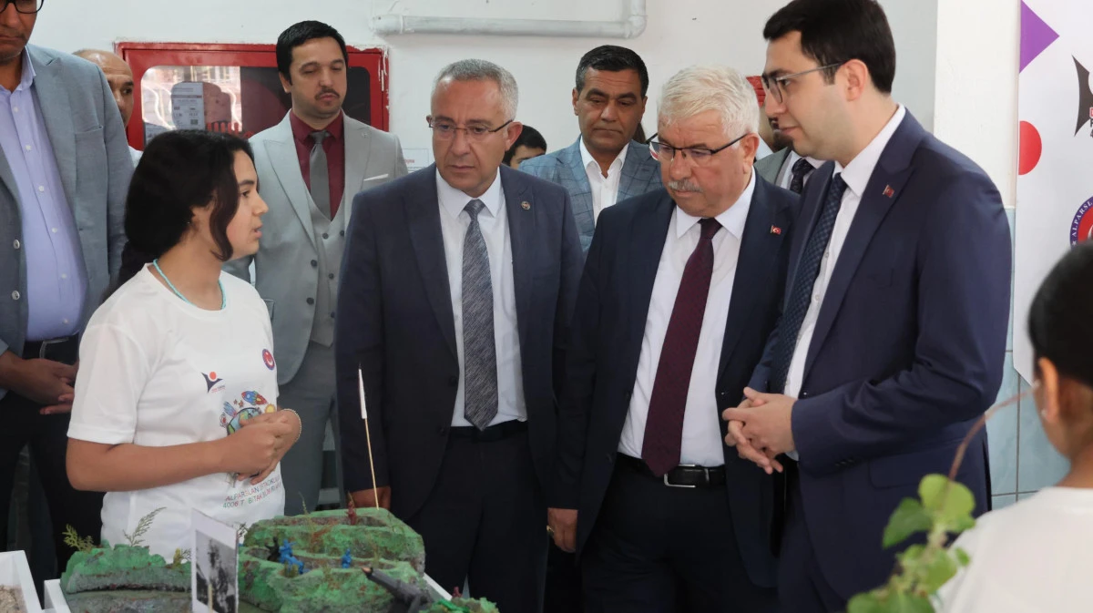 Öğrenciler, Bilimin Işığında Projelerine Devam Ediyor