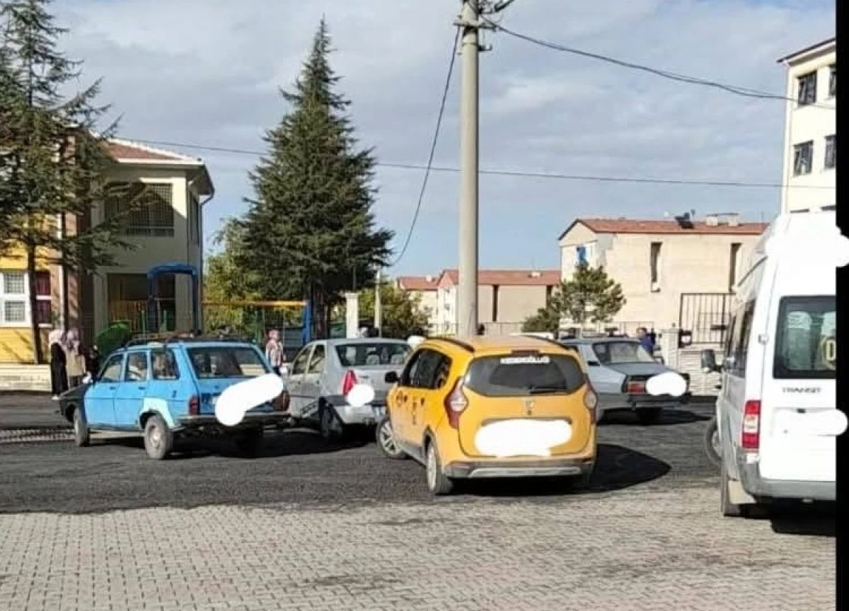 Okul Bahçesi mi, Otopark mı? Veliler Tepkili