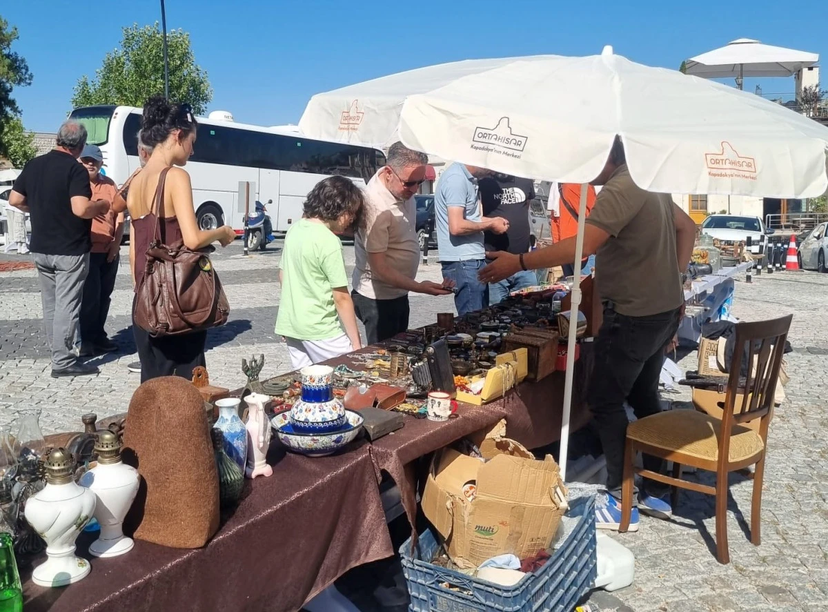 Ortahisar’da Antika Panayırı ve Yöresel Ürünler Pazarı Büyük İlgi Gördü