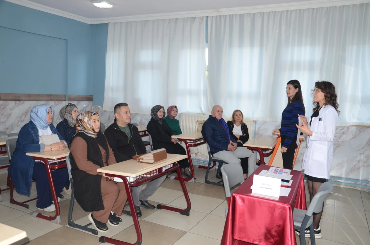 Özel Kardelen Fen ve Anadolu Lisesinde 9. sınıfların veli toplantısı yapıldı