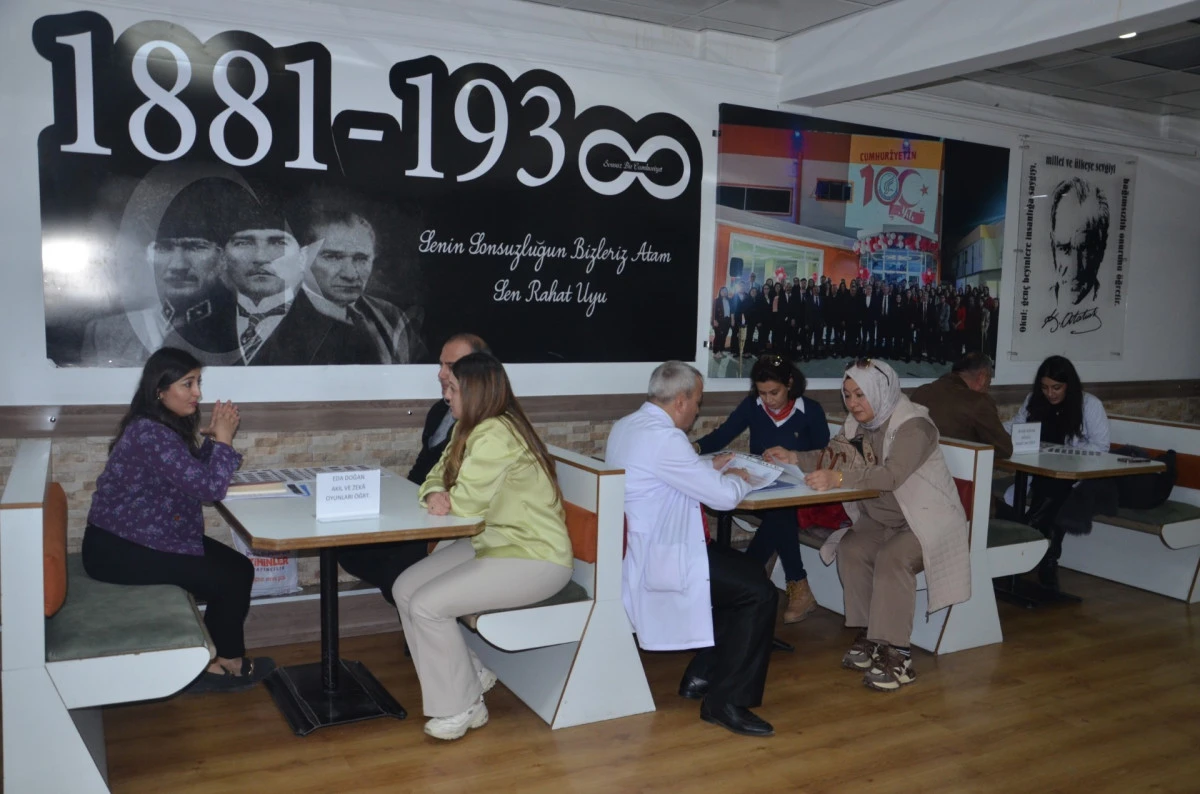 Özel Kardelen İlköğretim Okulunda 4. ve 6. sınıfların veli toplantısı yapıldı