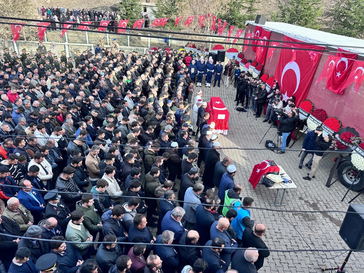 Şehit Hüseyin İpek son yolculuğuna uğurlandı