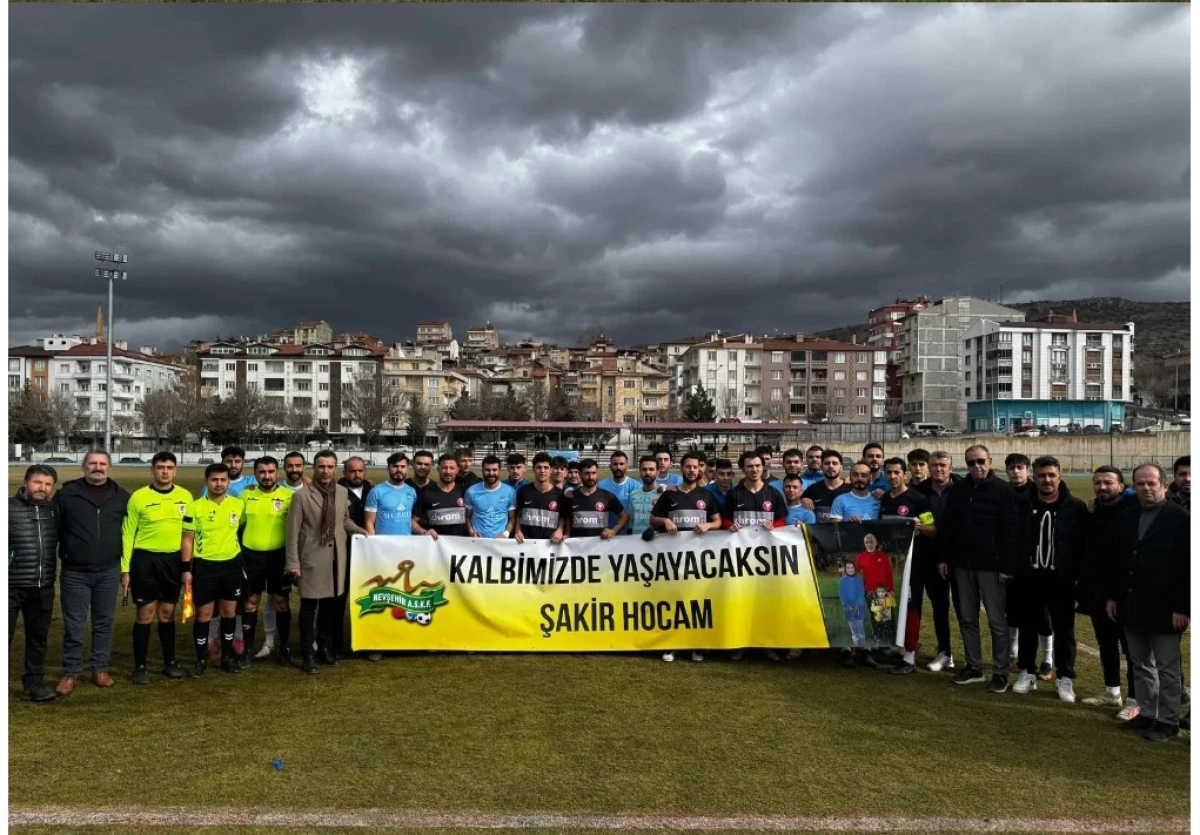 Trib&uuml;nler Tek Y&uuml;rek: "Kalbimizde Yaşayacaksın"