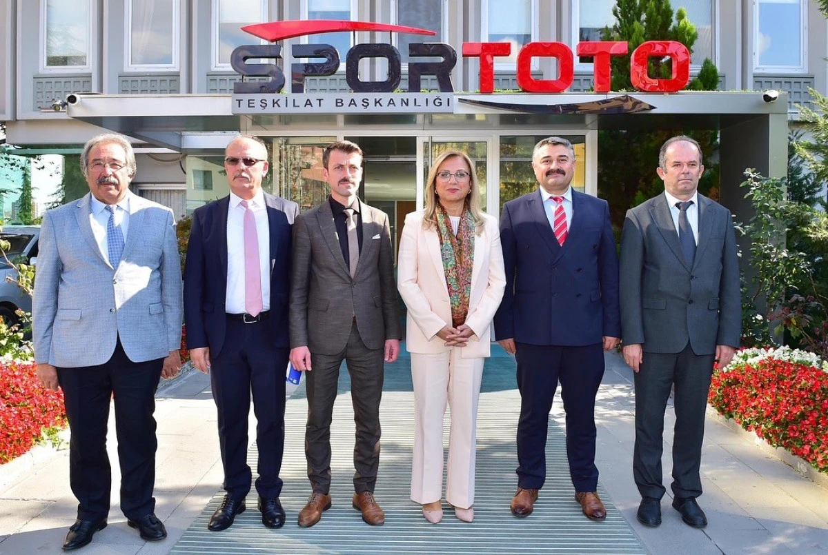 U&ccedil;hisar Belediye Başkanı Abdullah &Ccedil;amcı'dan Spor Toto Teşkilat Başkan Yardımcısı Metin Ayvazoğu&rsquo;na ziyaret