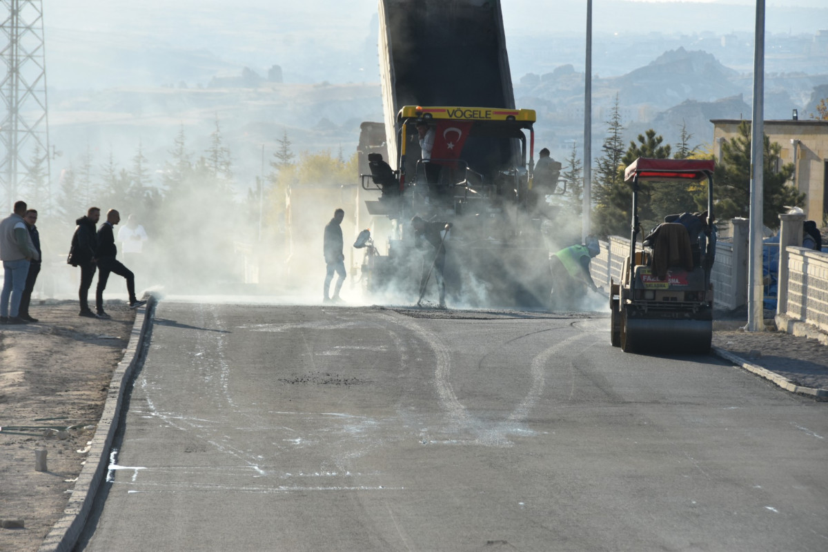 Ürgüp Kız Öğrenci Yurdunun yolu sıcak asfalt yapıldı