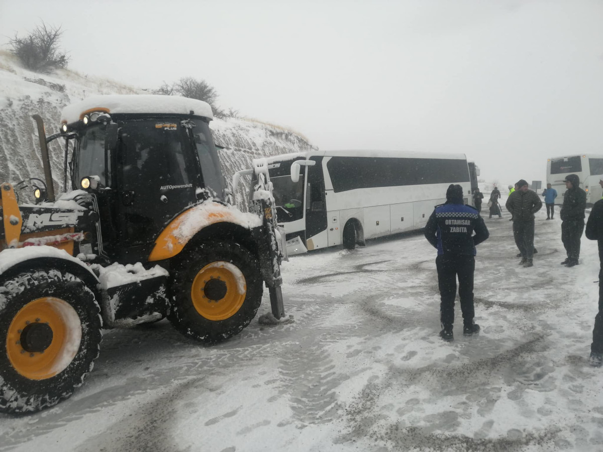 Ürgüp – Nevşehir Yolunu Ortahisar Belediyesi Ekipleri Açtı