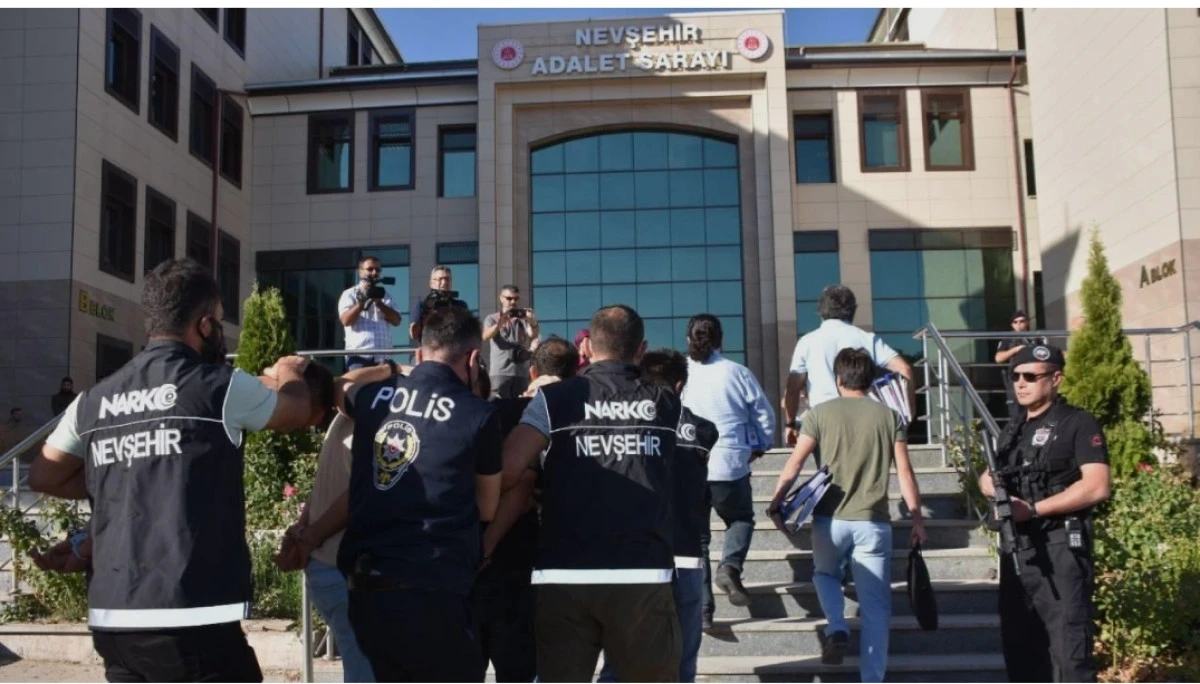 Uyuşturucu Operasyonu: 25 Tutuklama