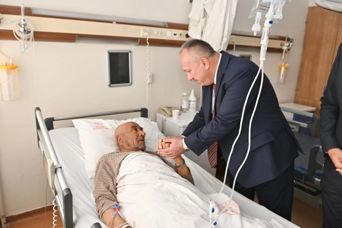 Vali Fidan’dan Bayramda Hastane Ziyareti